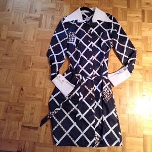Vintage 70s Shirt Dress with wide collar and cuffs - Sz L